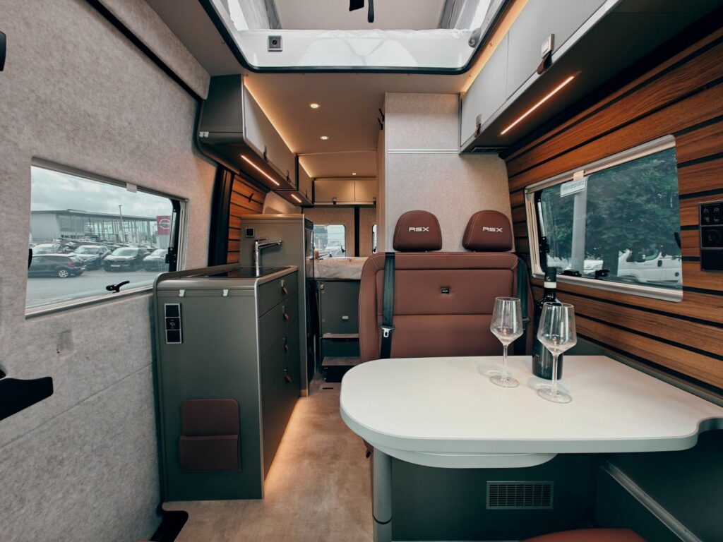 HYMER Grand Canyon S 600 2026 – dane techniczne i wyposażenie vana