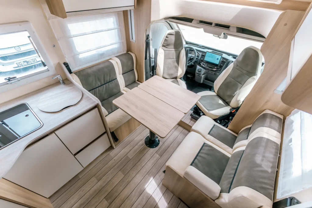 McLouis Sovereign 370  – nowa półintegra 2027